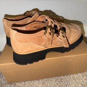 Charlotte Stone - Marie Mary Jane in Camel